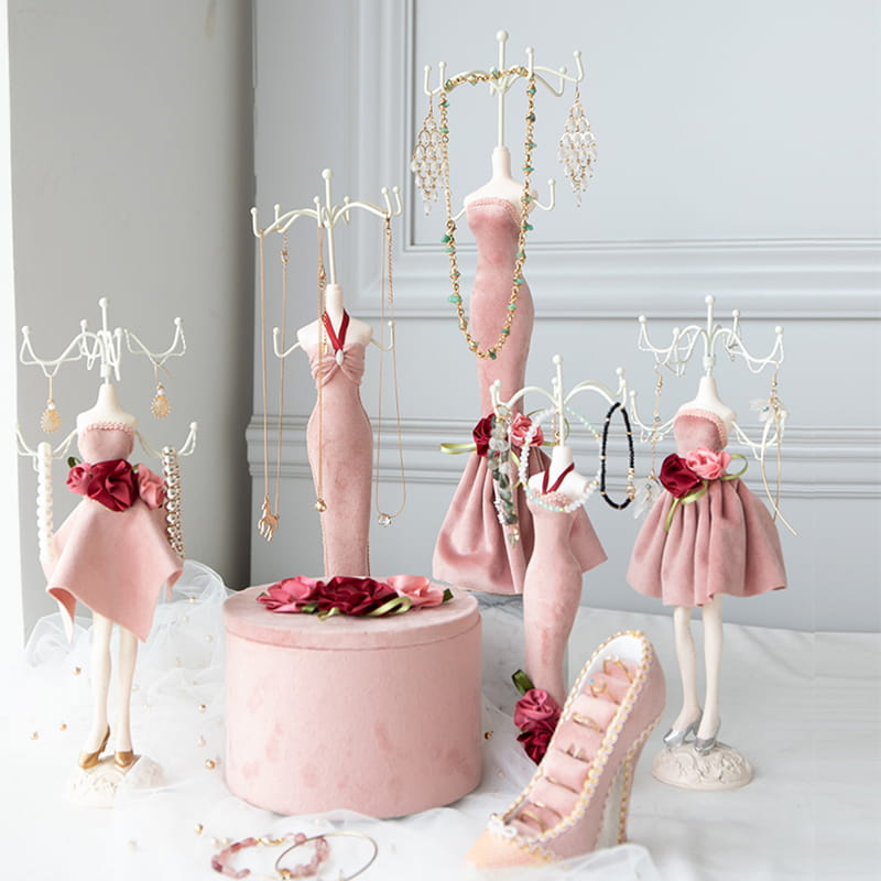 Fashion Pink Series Smycken Display Stand Set Inklusive Resin Smycken Docka, Flanell Box Smycken Box, Högklackat Ringhållare