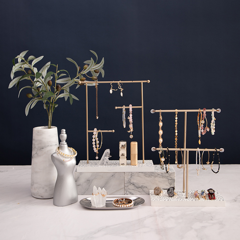 Smyckesförvaringsställ med bas